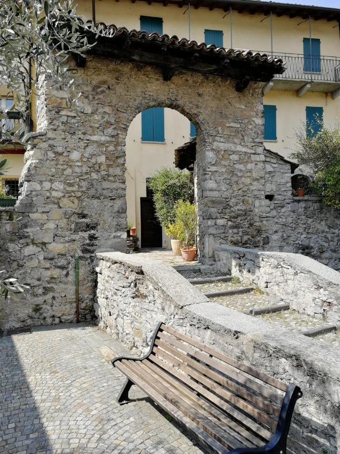 L'Antico Borgo, Un Mix Di Storia E Romanticismo Villa Lierna Exterior photo